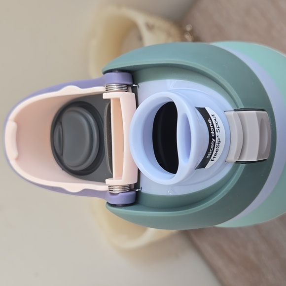 ⭐️ NEW Owala FreeSip Misty Meadow 40 Oz Stainless Steel Water Bottle - Picture 8 of 13